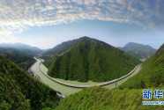 航拍兴山“水上公路”：三峡库区的生态画廊