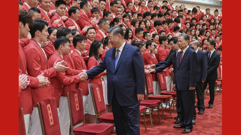 习近平接见第33届奥运会中国体育代表团 赵乐际王沪宁蔡奇李希韩正参加接见