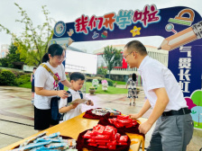 出发吧！新同学——多地中小学“迎新”现场扫描